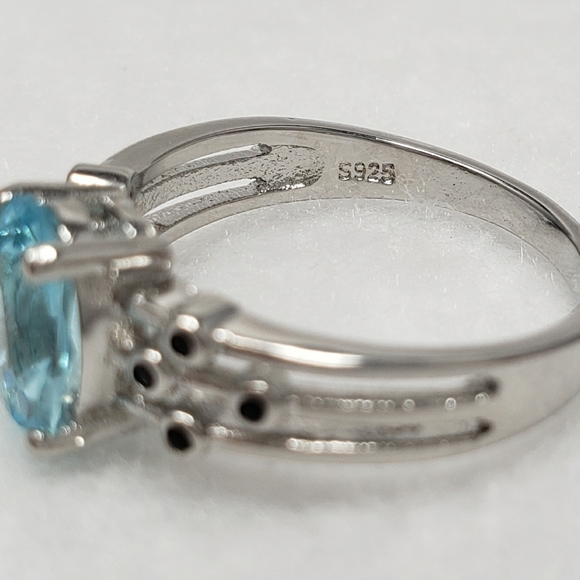 Topaz And Bezel Set Spinel Ring - Picture 6 of 8